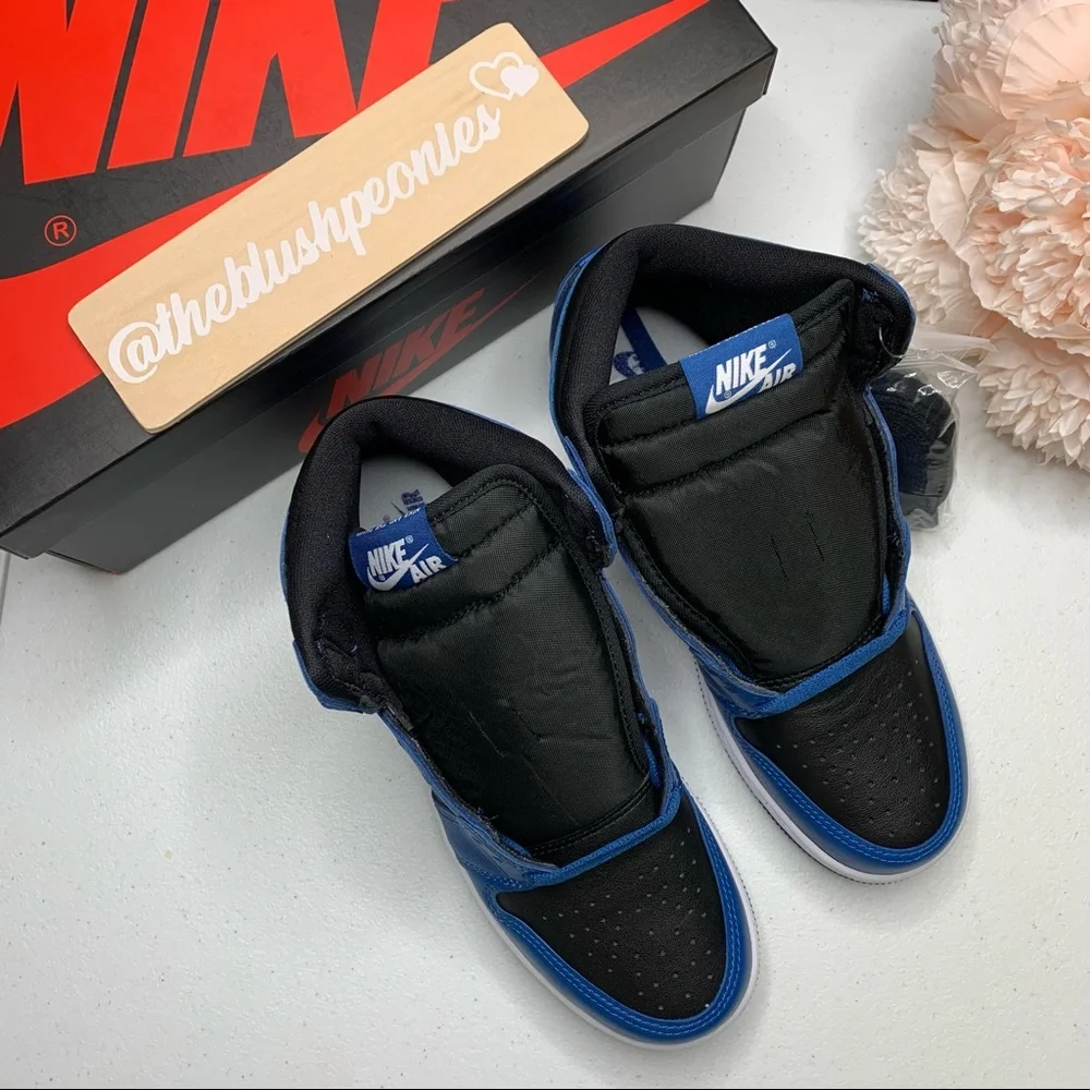 Jordan 1 Retro OG - Picture 10 of 12